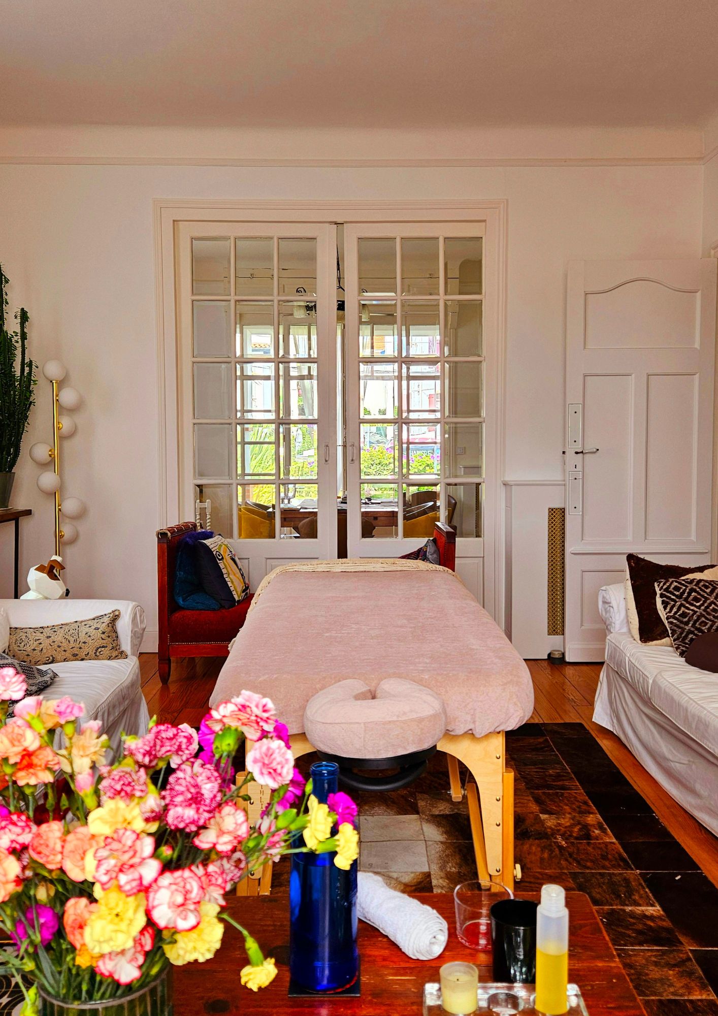 Massage professionnel à domicile à Biarritz au Pays Basque avec table et ambiance chaleureuse | Fabien Massages Biarritz Pays Basque